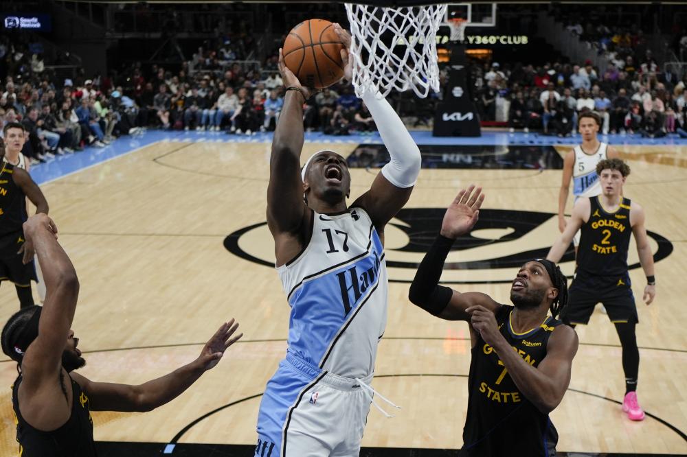 阿尔巴尼亚劳拉·伍兹（Laura Woods）在丝般的红色内衣中被称为“世界上最美丽的女人”.