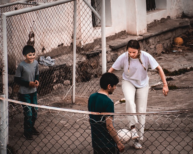 粘贴复制式输球，被同一块石头绊倒，湖人问题很明显，蜜月期结束.